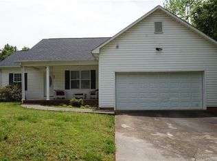 957 Constitution Ave, Newton, NC 28658