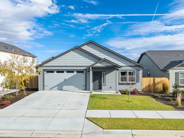 3350 NW 9th Ln, Redmond, OR 97756
