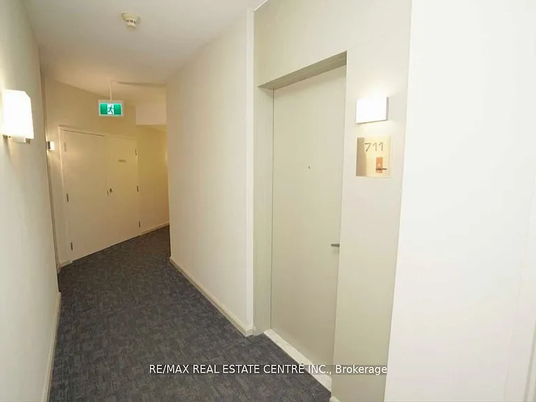 220 Burnhamthorpe Rd W #711 — Photo 37
