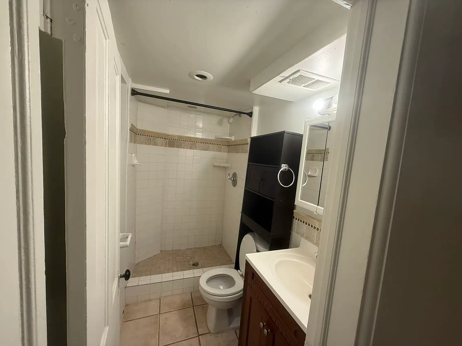 1 bed, 1100 sqft, $1,250 — Photo 4