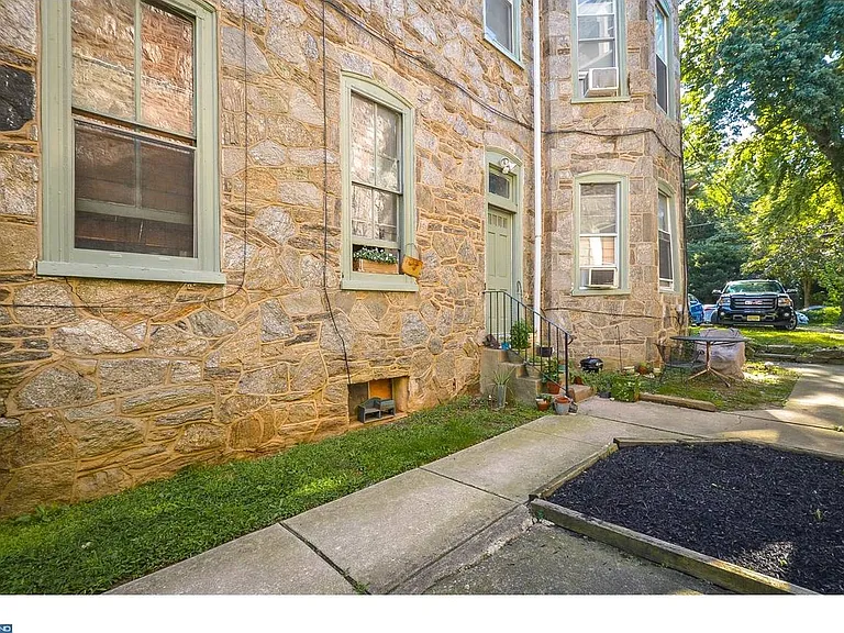 424 W Chelten Ave #2R — Photo 4