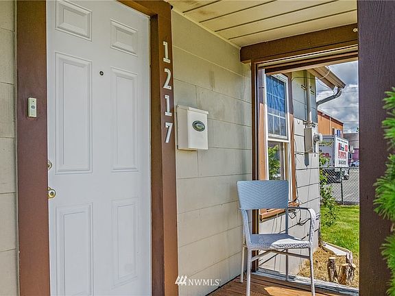 2nd image of 1217 8th St
