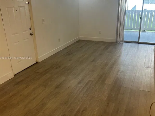18870 NW 57th Ave APT 104, Hialeah, FL 33015