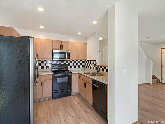 3rd image of 8865 Meade Court