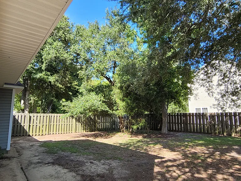 100 Grangers Ct — Photo 11