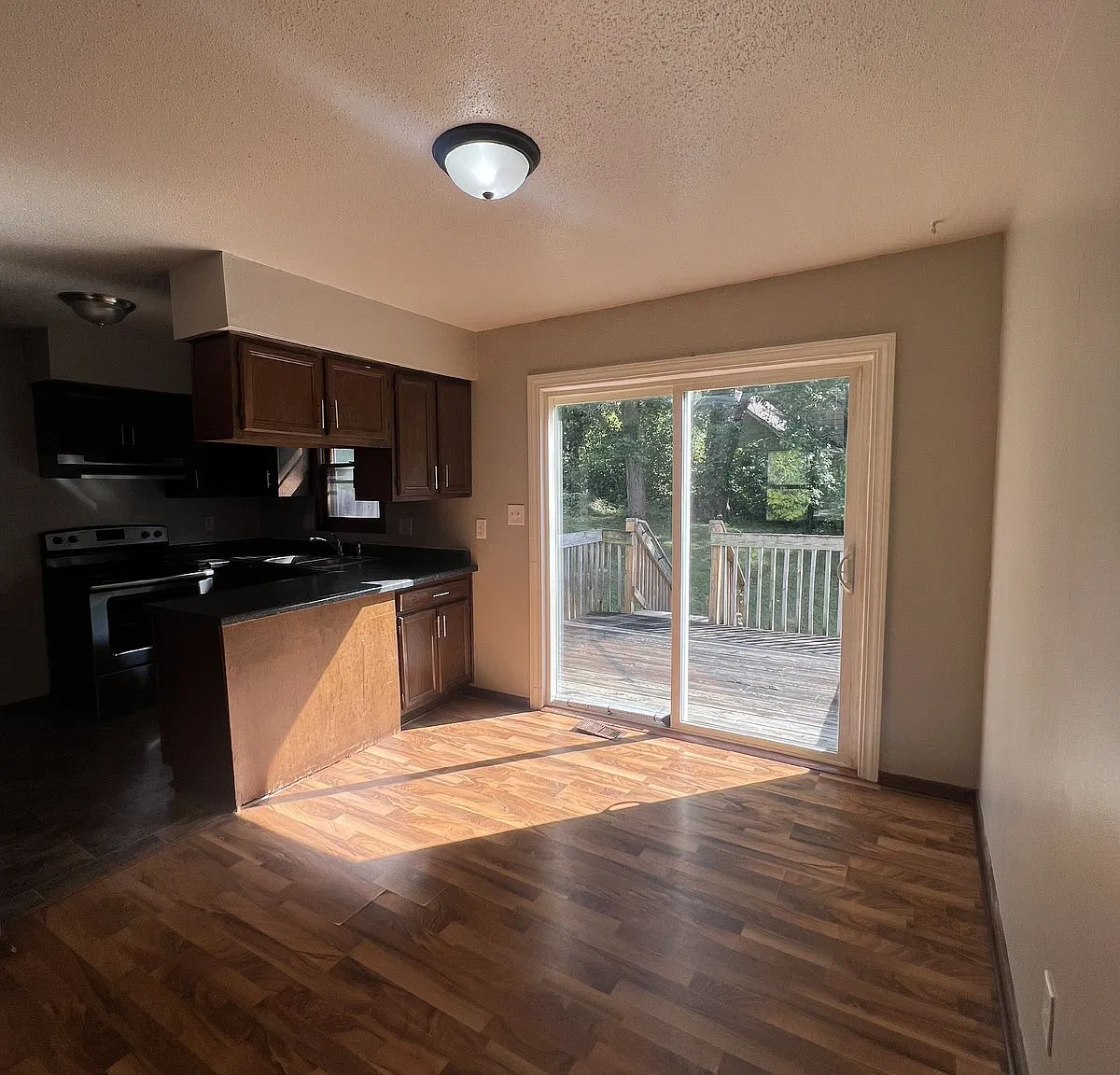 33 East Pleasant View Drive — Photo 2
