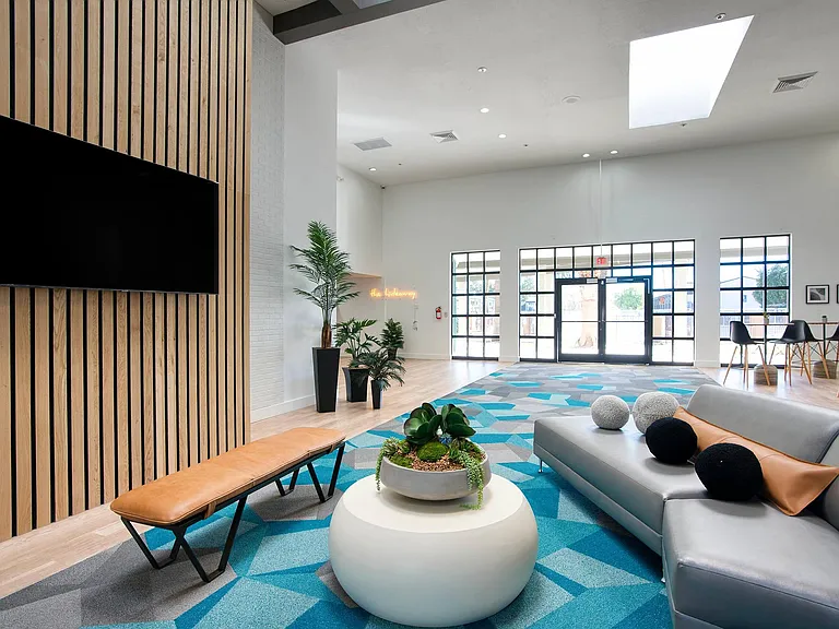 Presidio Palms Apartments — Photo 26