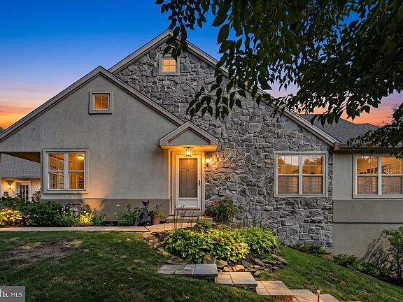 3rd image of 801 Tanglegate Pl