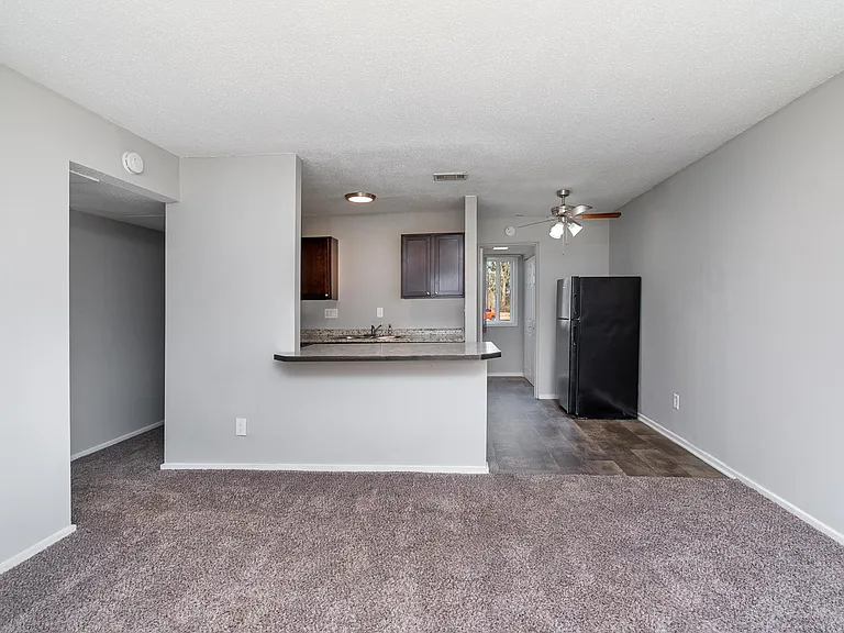 Bay Valley Harbor Apartments — Photo 40