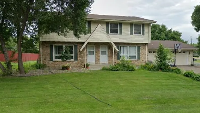 8000 Erie Ave — Photo 7