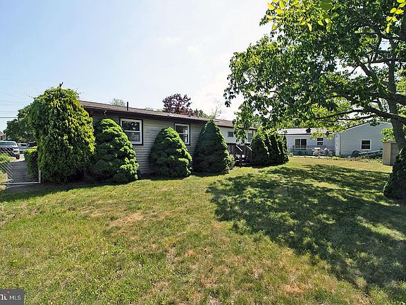 3rd image of 1144 Fairview Dr