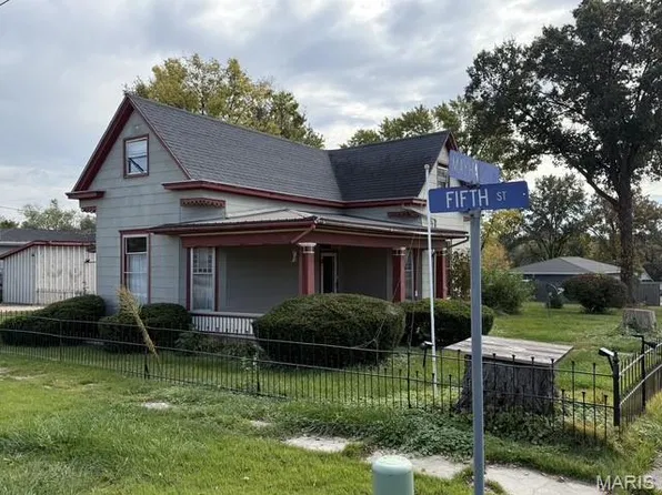 501 S Mayhall St, New London, MO 63459