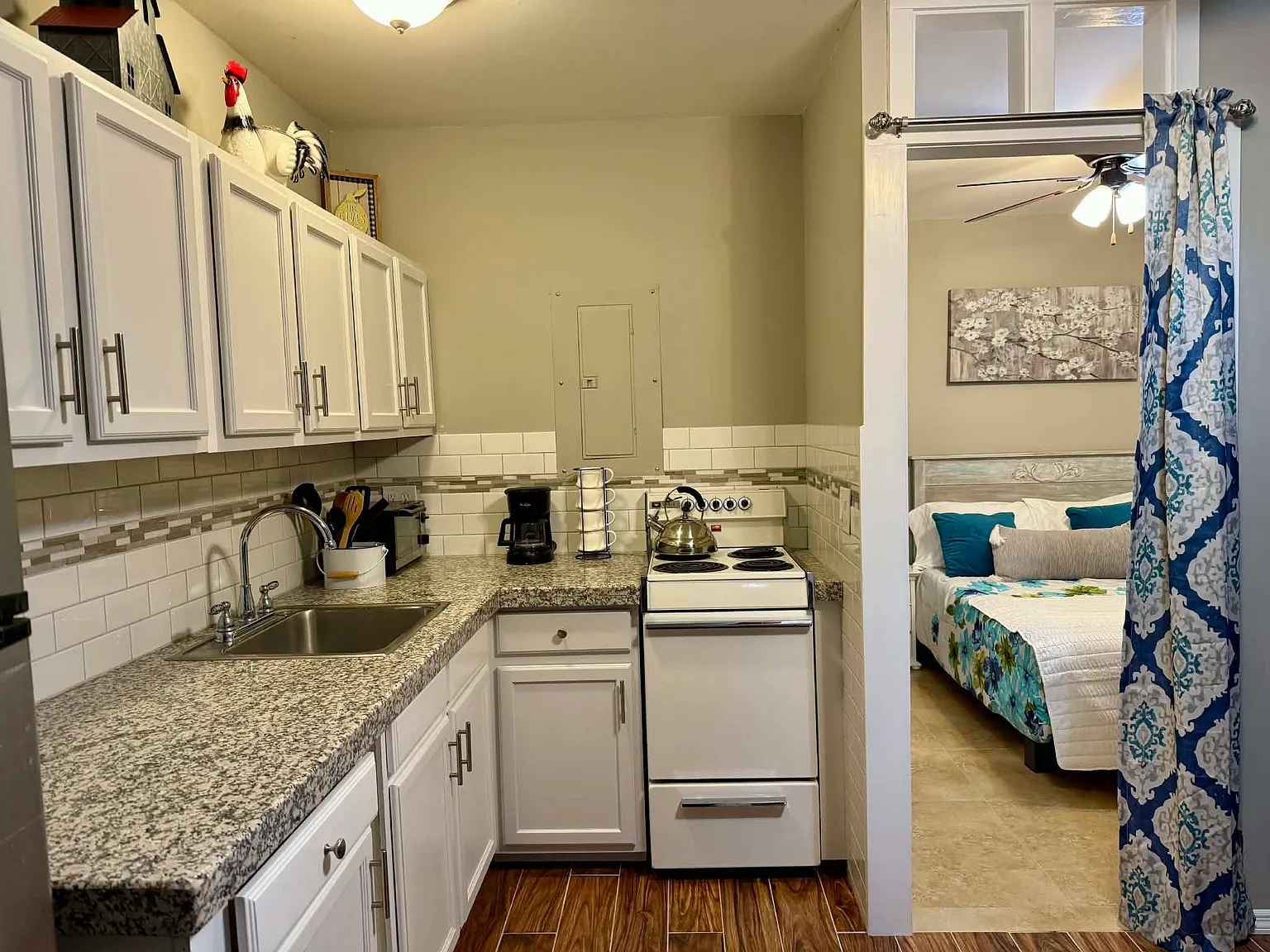 1 bed, 350 sqft, $1,150 — Photo 4