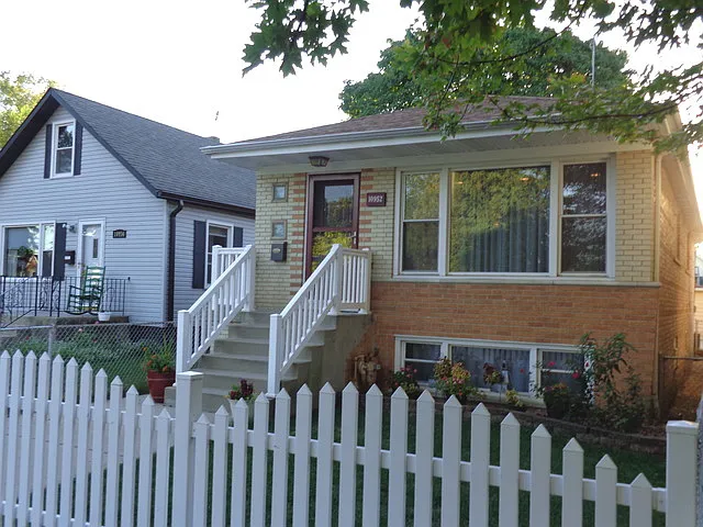 10952 S Albany Ave photo 1