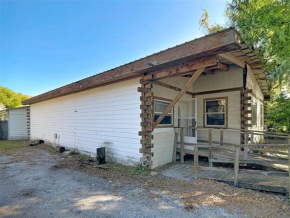 3rd image of 729 CREVASSE STREET