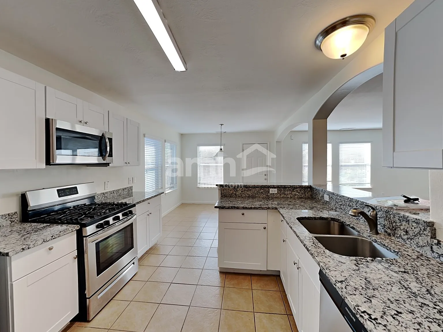 4 bed, 2.5 bath, 2226 sqft, $2,175 — Photo 3