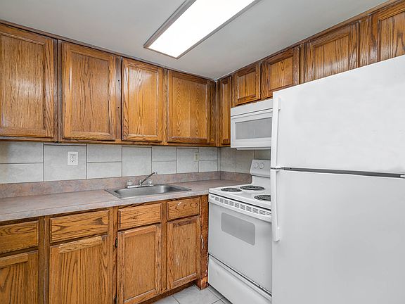 5th image of 1261 W Ocean View Ave #2