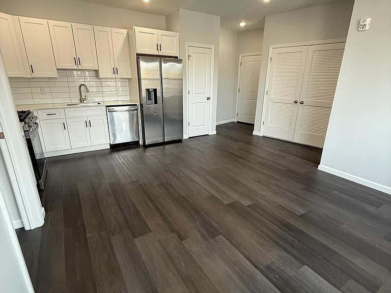 207 Redwood Ave #205 — Photo 2