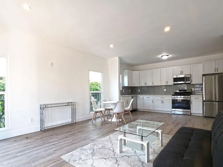 2951 Francis Ave — Photo 8