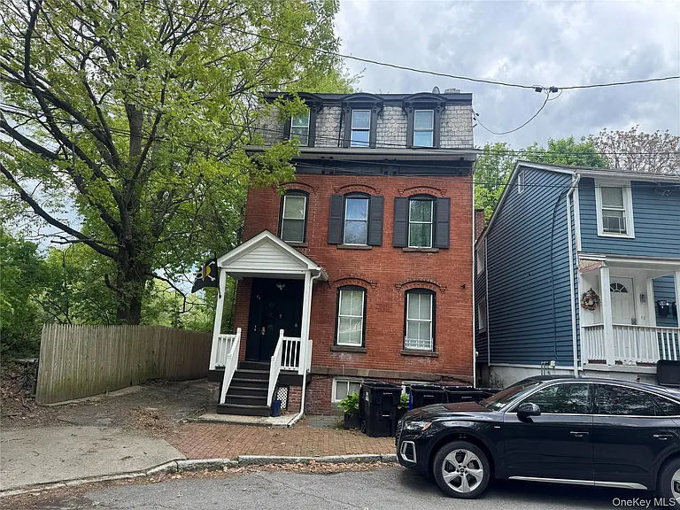 54 S Bridge St — Photo 10