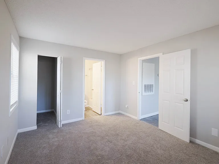 Triangle Park Apartments — Photo 60