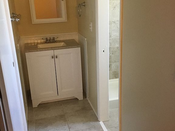 5th image of 1569 Hawes Ct