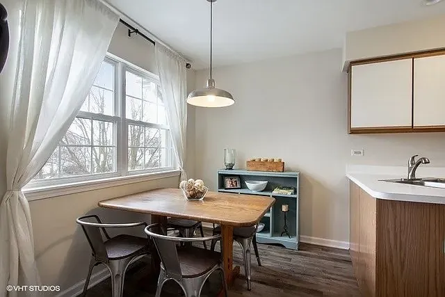 1249 Orleans Dr — Photo 5