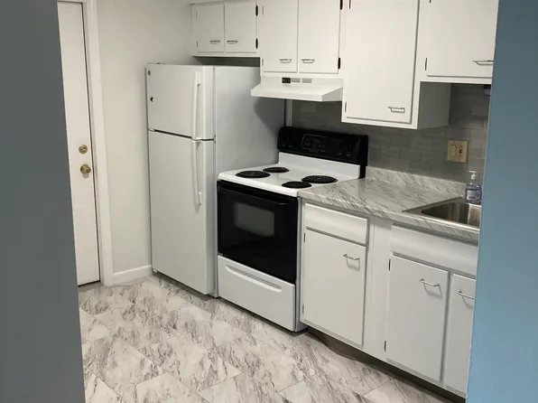 2 Hill St APT 2, Rensselaer, NY 12144
