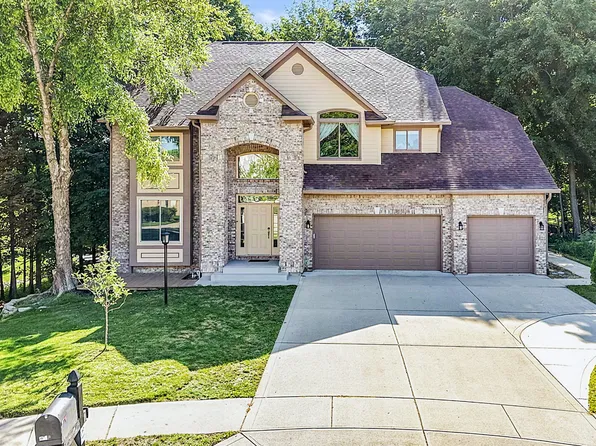9627 Claymount Ln, Fishers, IN 46037