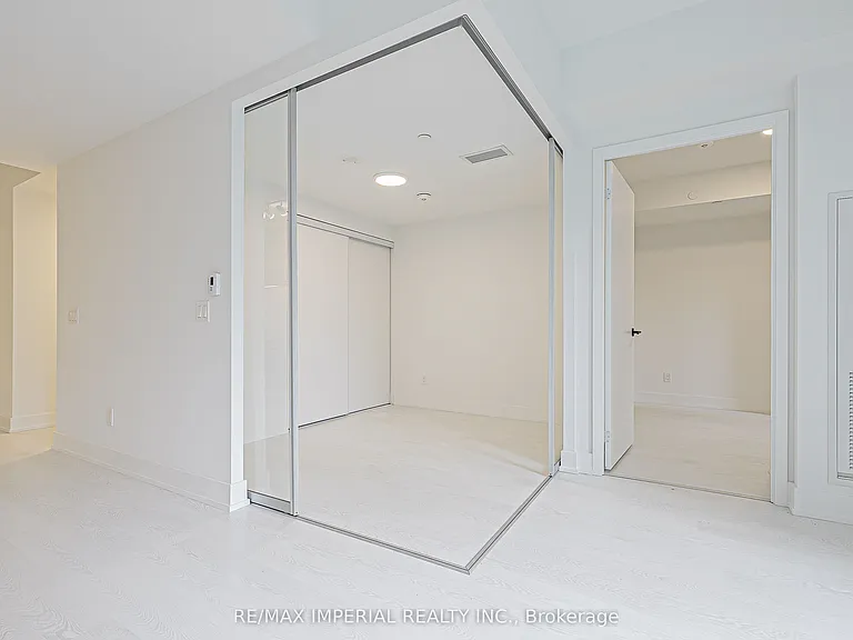 308 Jarvis St #305 — Photo 29