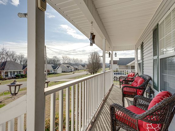 5th image of 419 Brookside Dr