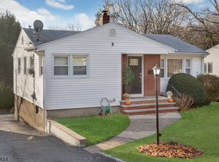 5 Linden Rd, Wayne, NJ 07470
