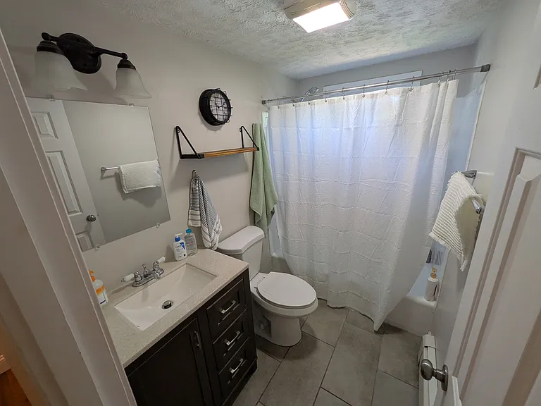 118 Center Ave — Photo 11