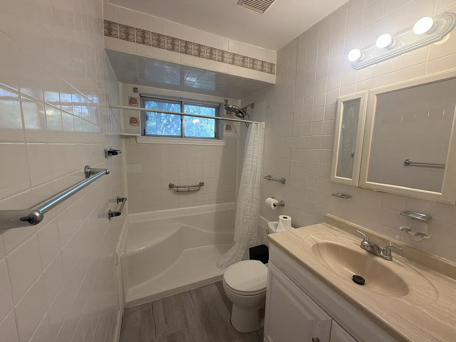 718 Susan Drive - 1 — Photo 2