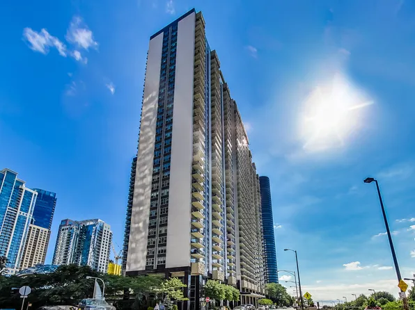 400 E Randolph St APT 3018, Chicago, IL 60601