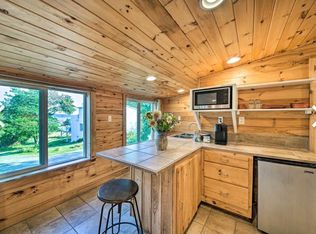 36 Lighthouse Rd, Owls Head, ME 04854