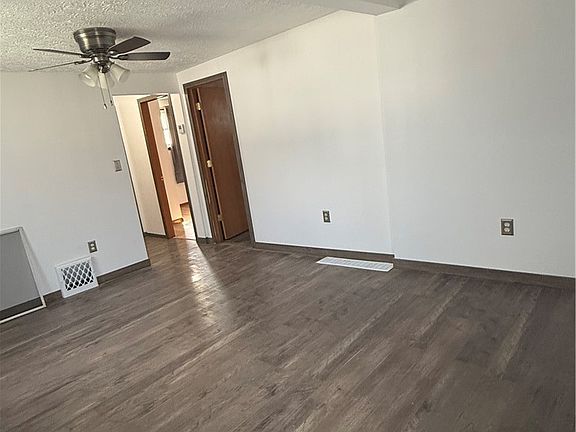 5th image of 3148 26th St NE