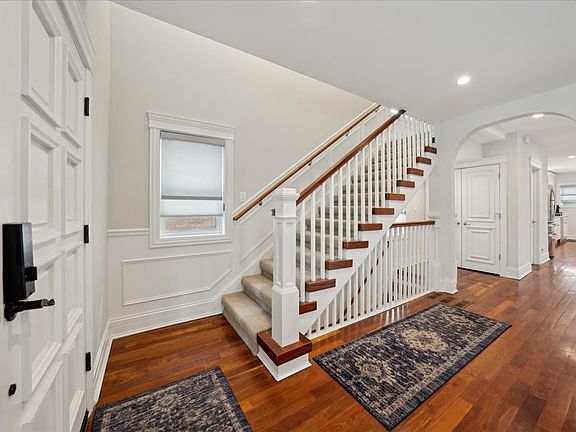 4th image of 1132 Rossell Ave