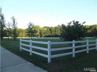 100 Lake Forest Dr, Troy, MO 63379