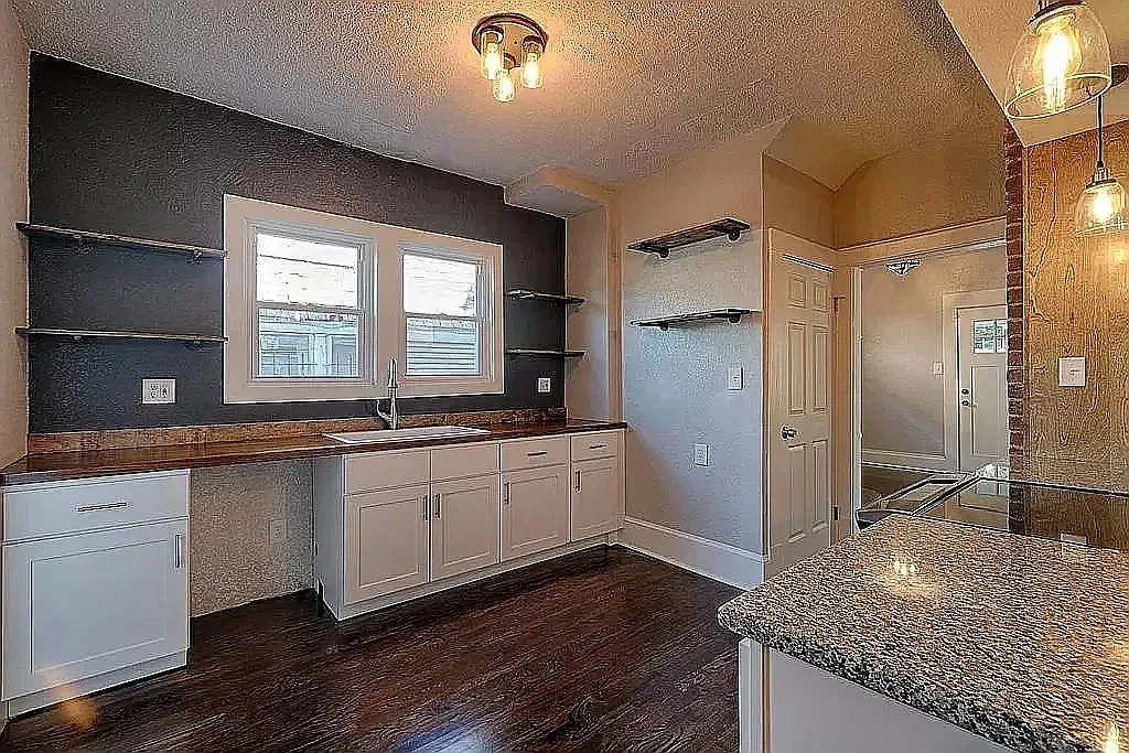 4 bed, 1563 sqft, $2,100 — Photo 4