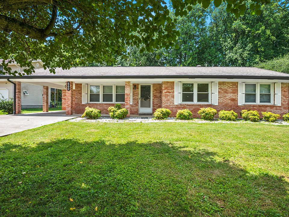 1st image of 660 Oaklawn Cir