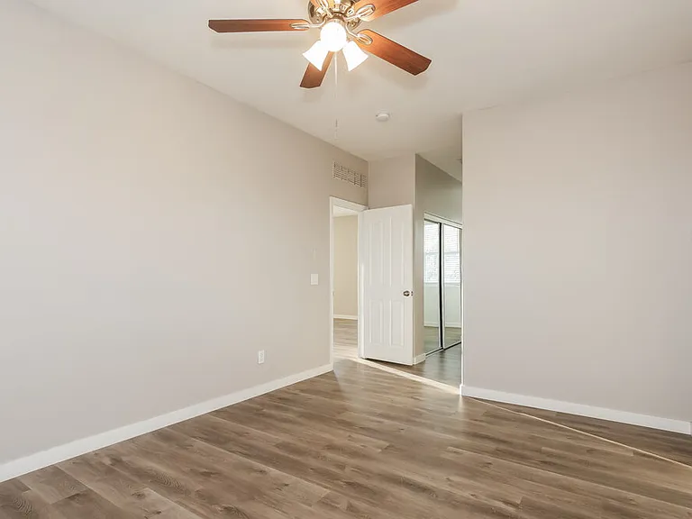 6628 W Monroe St — Photo 10
