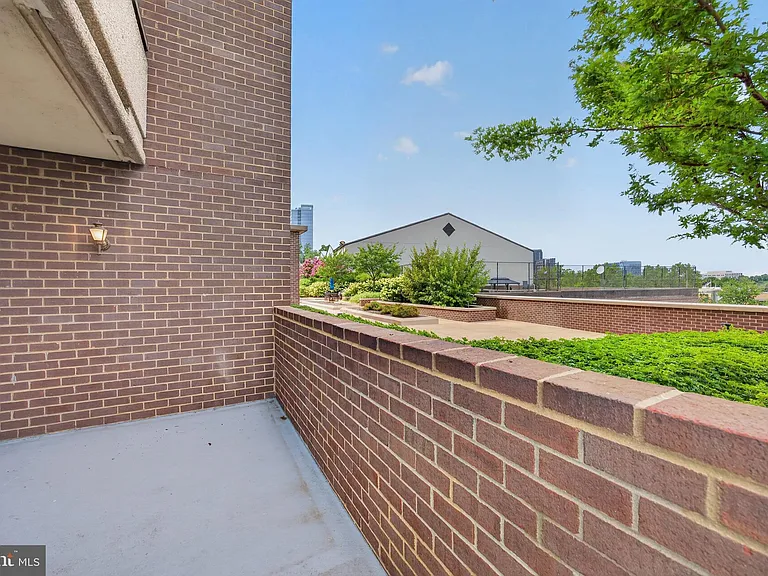 1800 Old Meadow Rd #101 — Photo 41