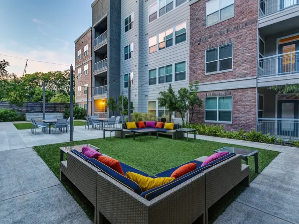 Republic at Alamo Heights