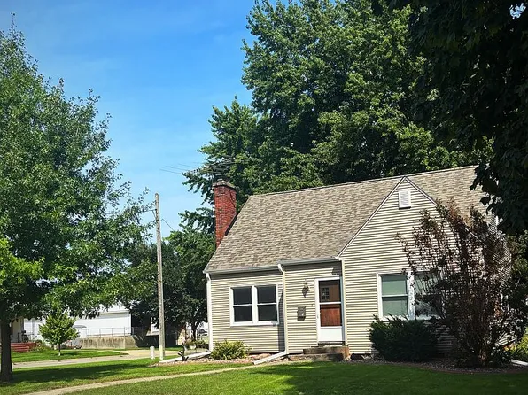 924 2nd Ave, De Witt, IA 52742