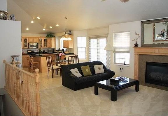 3rd image of 6377 Uintah Peak Dr