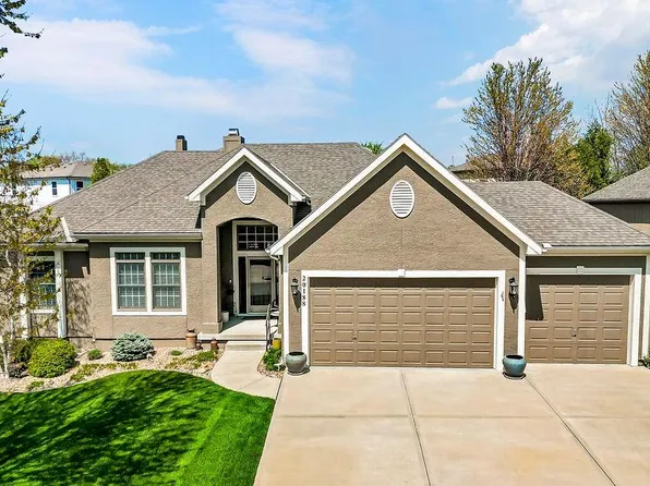 20188 W 224th St, Spring Hill, KS 66083