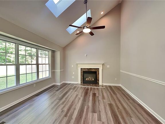 4th image of 2206 Flora Vista Ct