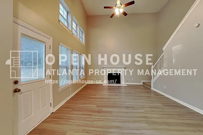 610 Wildberry Trce — Photo 3
