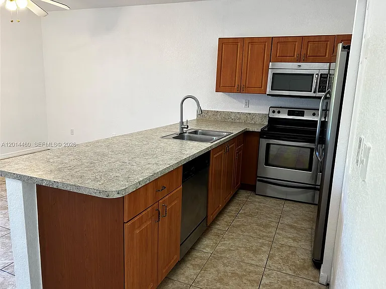 4906 SW 141st Ave #4 — Photo 3